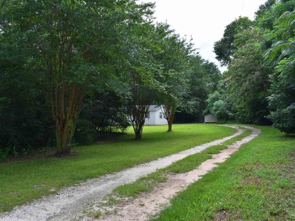 2542 Purdue Rd, Mcdavid, FL 32568