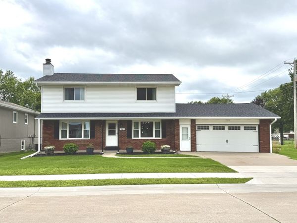 116 N Century Street , Walcott, IA 52773
