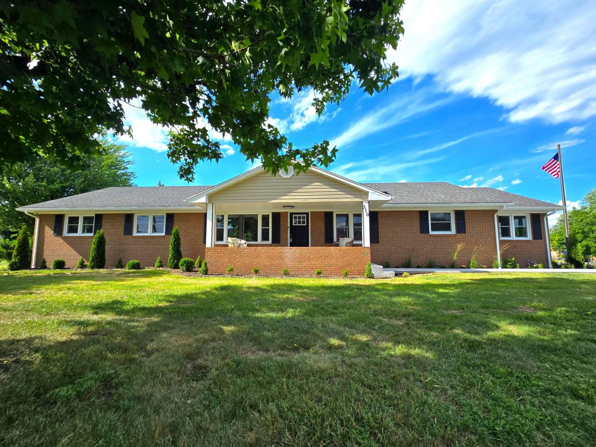 310 W MAIN STREET, STANLEY, VA 22851