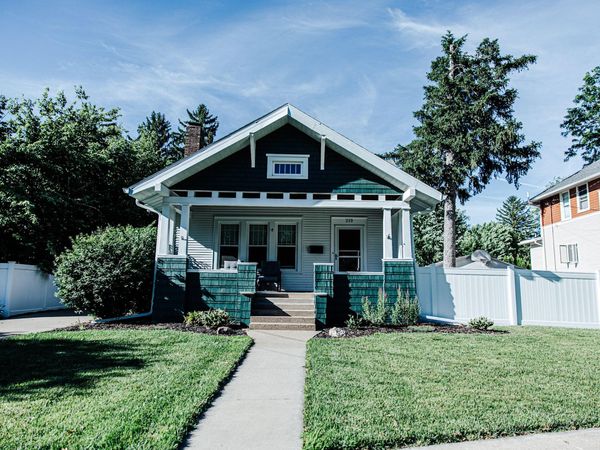 219 MARY PL, Muscatine, IA 52761