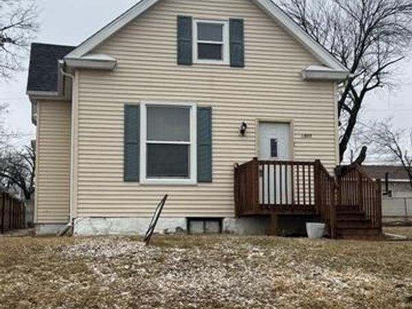 1925 VINE, Davenport, IA 52804
