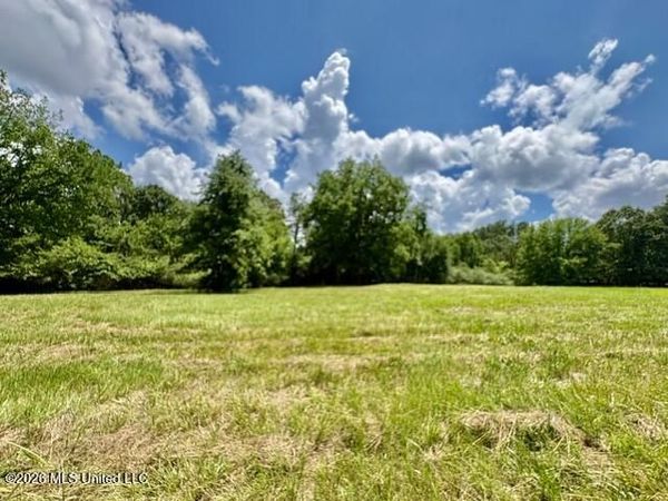 703 Burton Road, Senatobia, MS 38668
