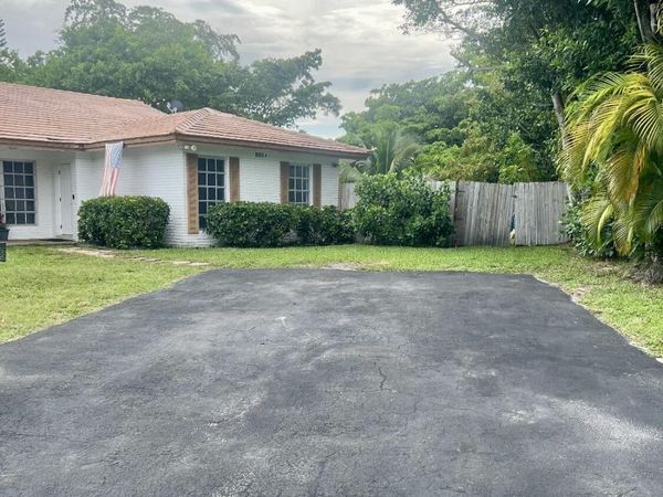 8586 NW 23rd Manor, Unit W, Coral Springs, FL 33065