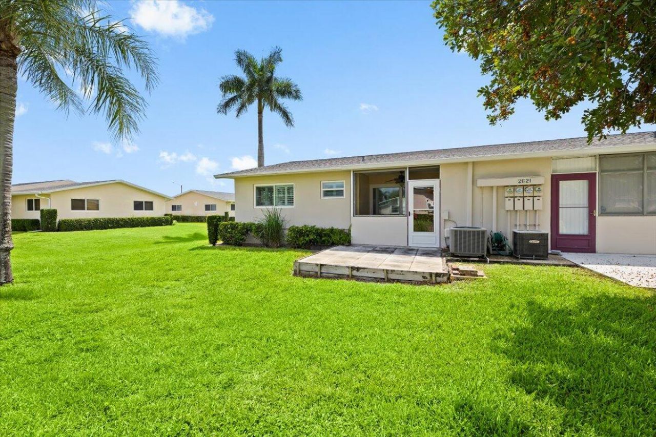 2621 Barkley Drive W, Unit A, West Palm Beach, FL 33415 Photo