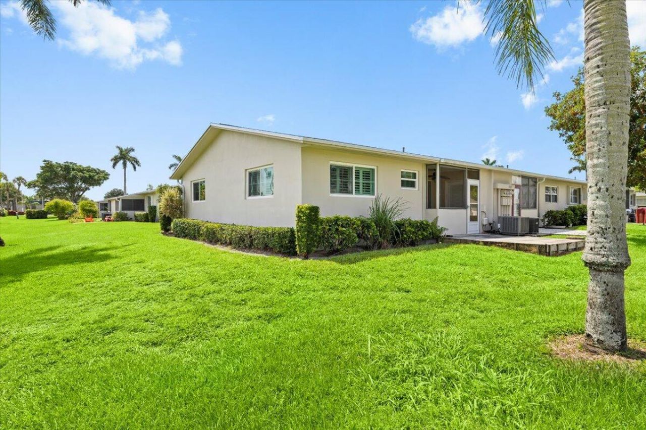 2621 Barkley Drive W, Unit A, West Palm Beach, FL 33415 Photo
