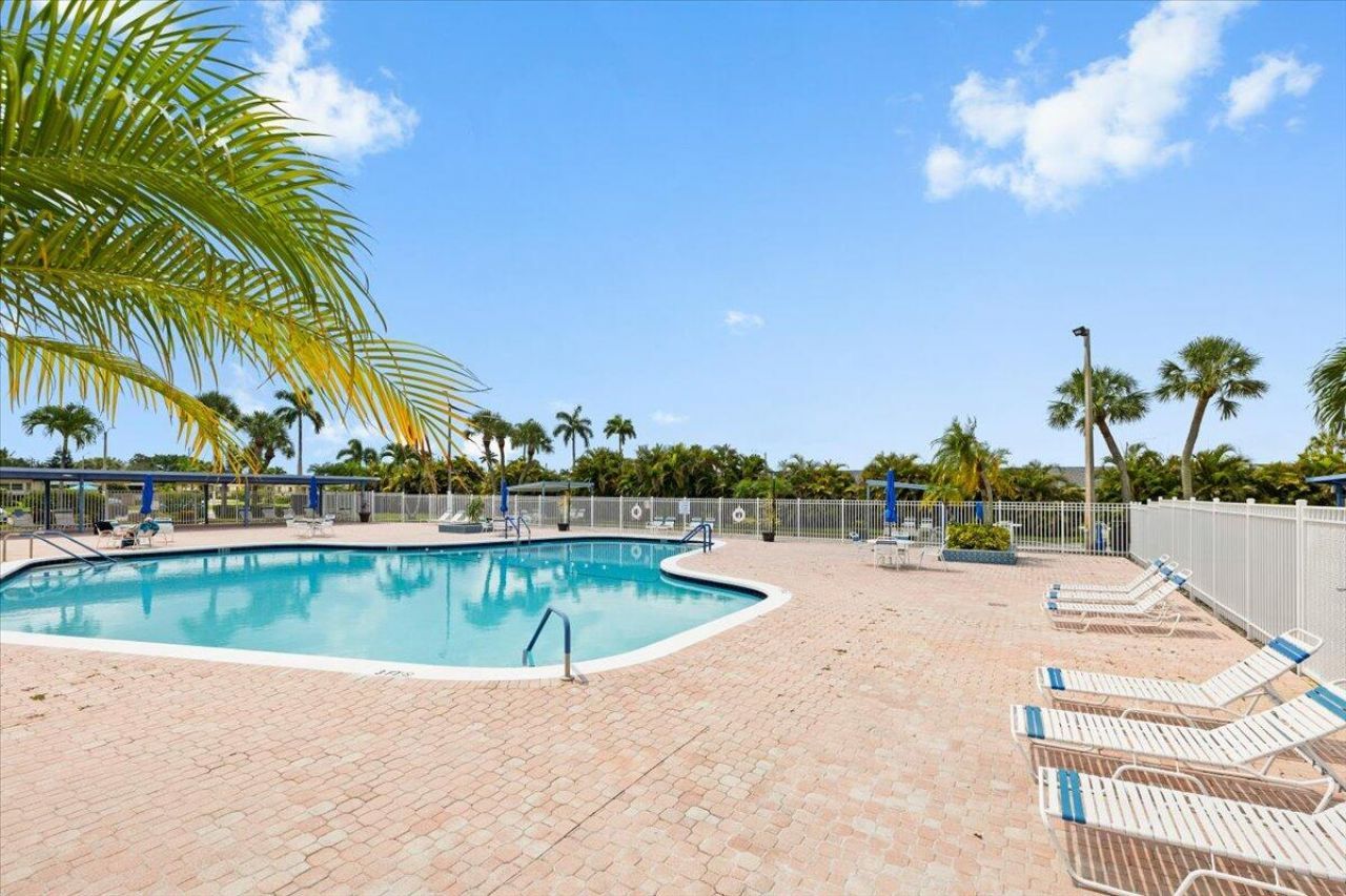 2621 Barkley Drive W, Unit A, West Palm Beach, FL 33415 Photo