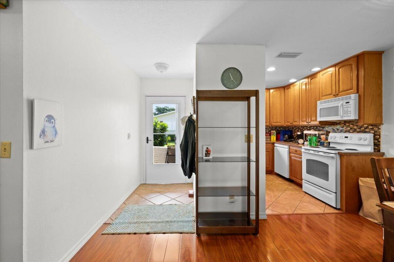 2621 Barkley Drive W, Unit A, West Palm Beach, FL 33415 Photo