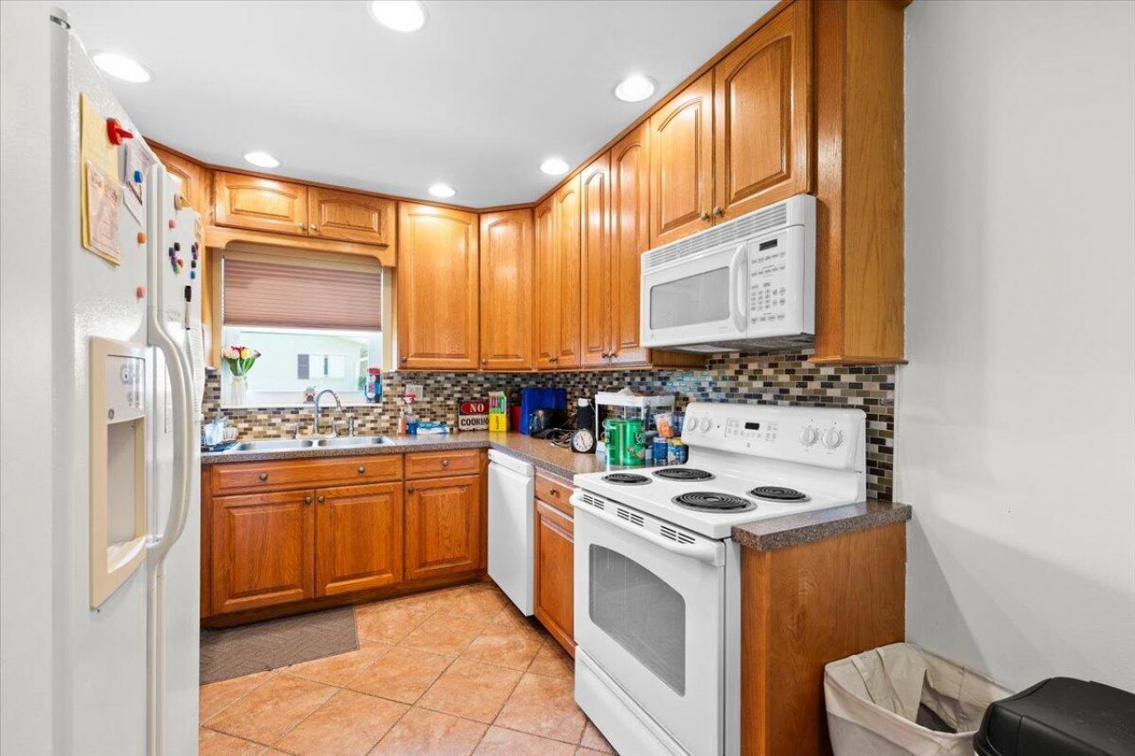 2621 Barkley Drive W, Unit A, West Palm Beach, FL 33415 Photo