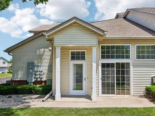 2428 Fox River PARKWAY, Unit L, Waukesha, WI 53189