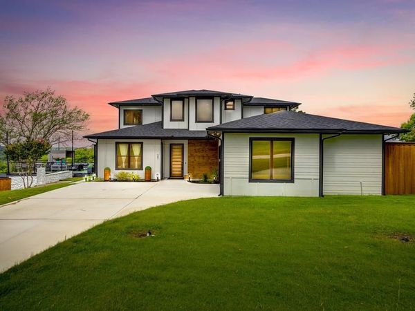 301 Paint Pony Trail N, Fort Worth, TX 76108