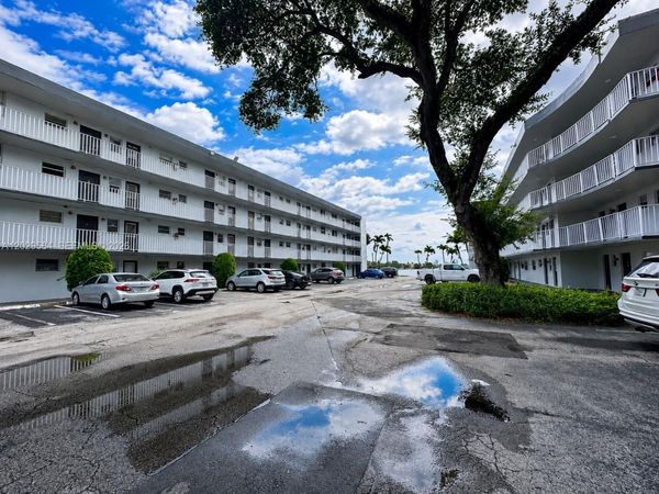 447 NE 195th St , Unit 115, Miami, FL 33179