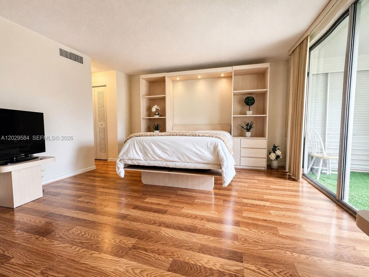 447 NE 195th St , Unit 115, Miami, FL 33179 Photo