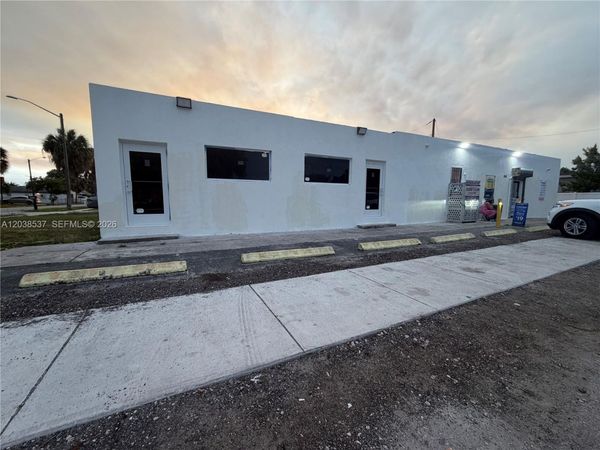 2910 N 22nd Ave , Hollywood, FL 33020