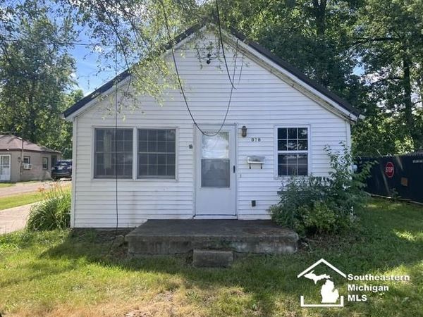 978 Division Street, Adrian, MI 49221