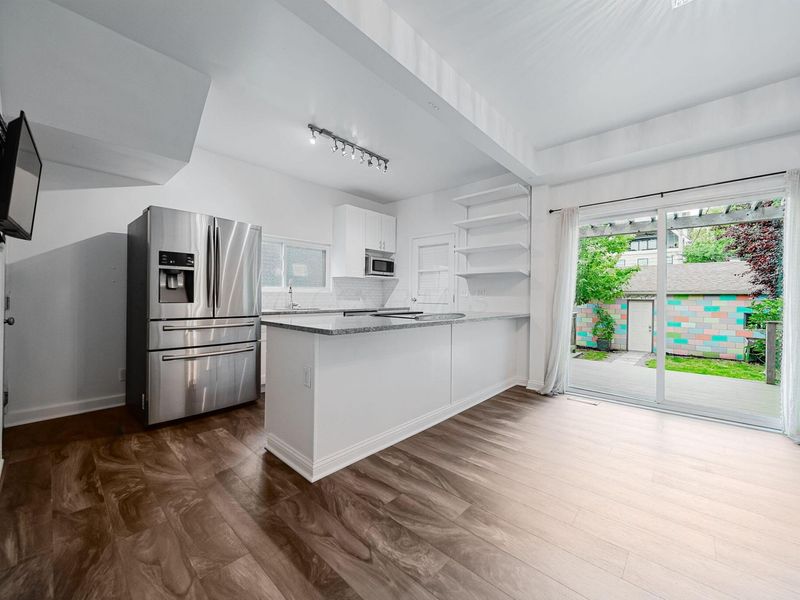 590 W 2nd Avenue, Columbus, OH 43201 Photo 18