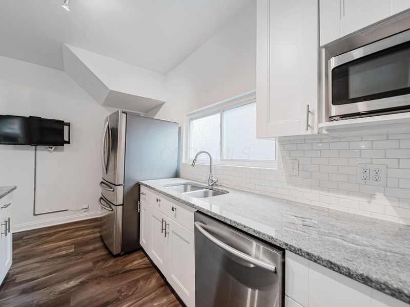 590 W 2nd Avenue, Columbus, OH 43201 Photo 24