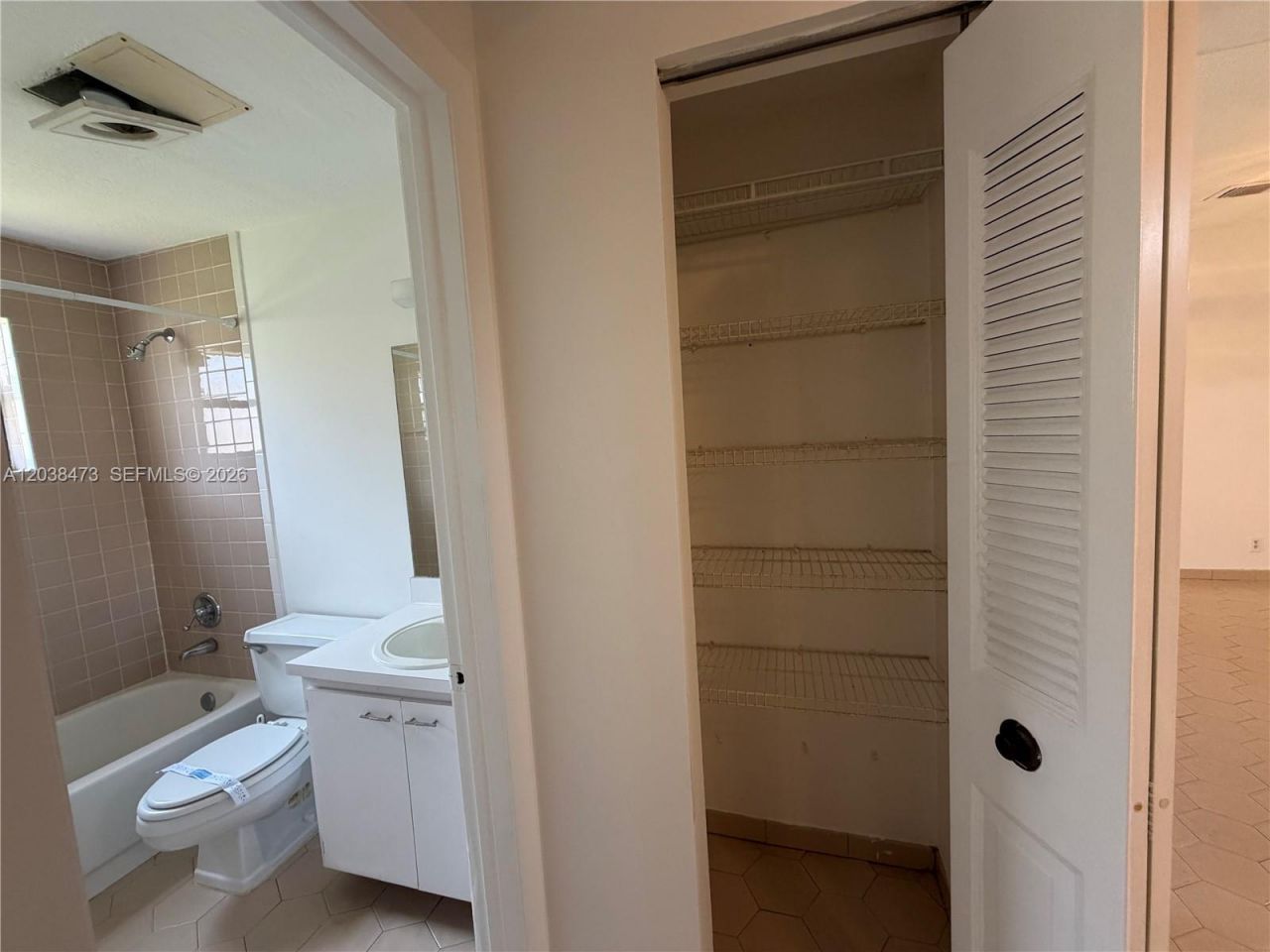 1540 NW 93rd Ave , Unit 296, Pembroke Pines, FL 33024 Photo