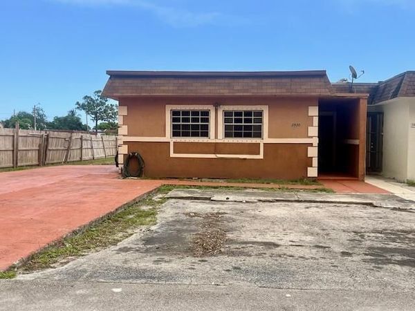3930 NW 207 St Road, Miami Gardens, FL 33055