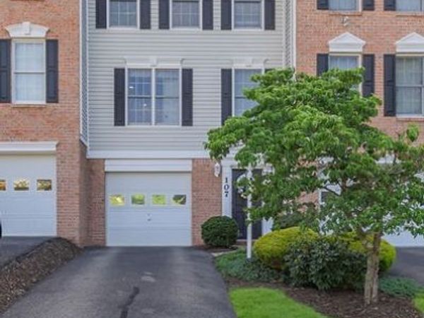 107 Castle View Dr, Mckees Rocks, PA 15136