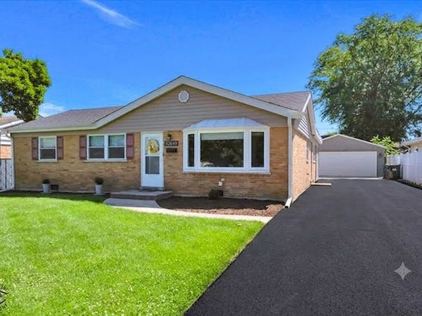 10849 Moody Avenue, Chicago Ridge, IL 60415
