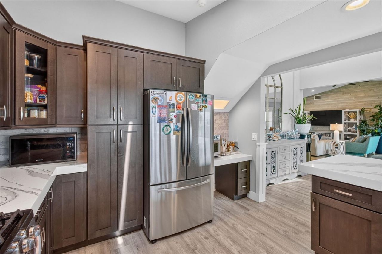 503 Johns Pass Avenue, Madeira Beach, FL 33708 Photo