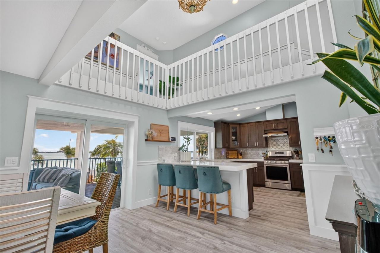 503 Johns Pass Avenue, Madeira Beach, FL 33708 Photo