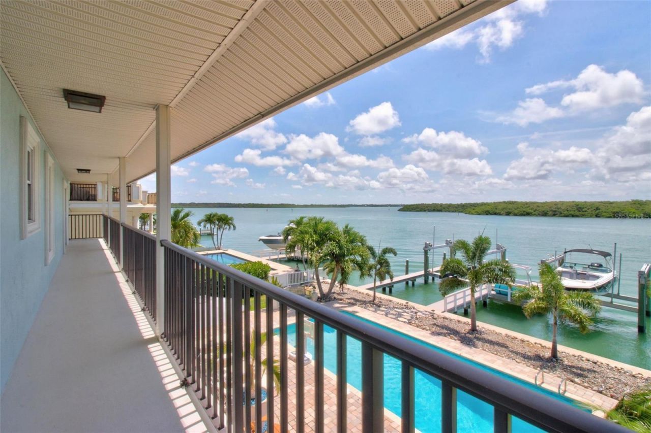 503 Johns Pass Avenue, Madeira Beach, FL 33708 Photo