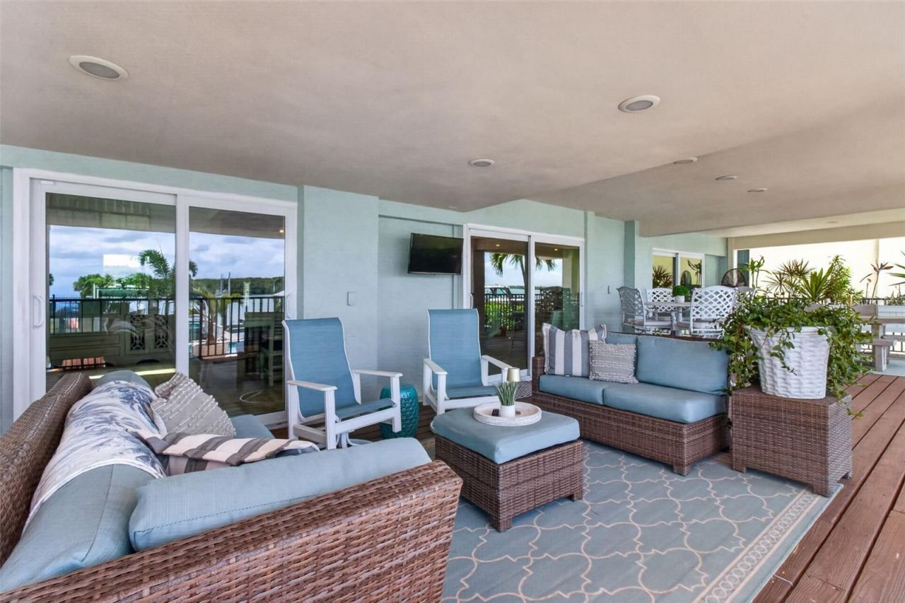 503 Johns Pass Avenue, Madeira Beach, FL 33708 Photo