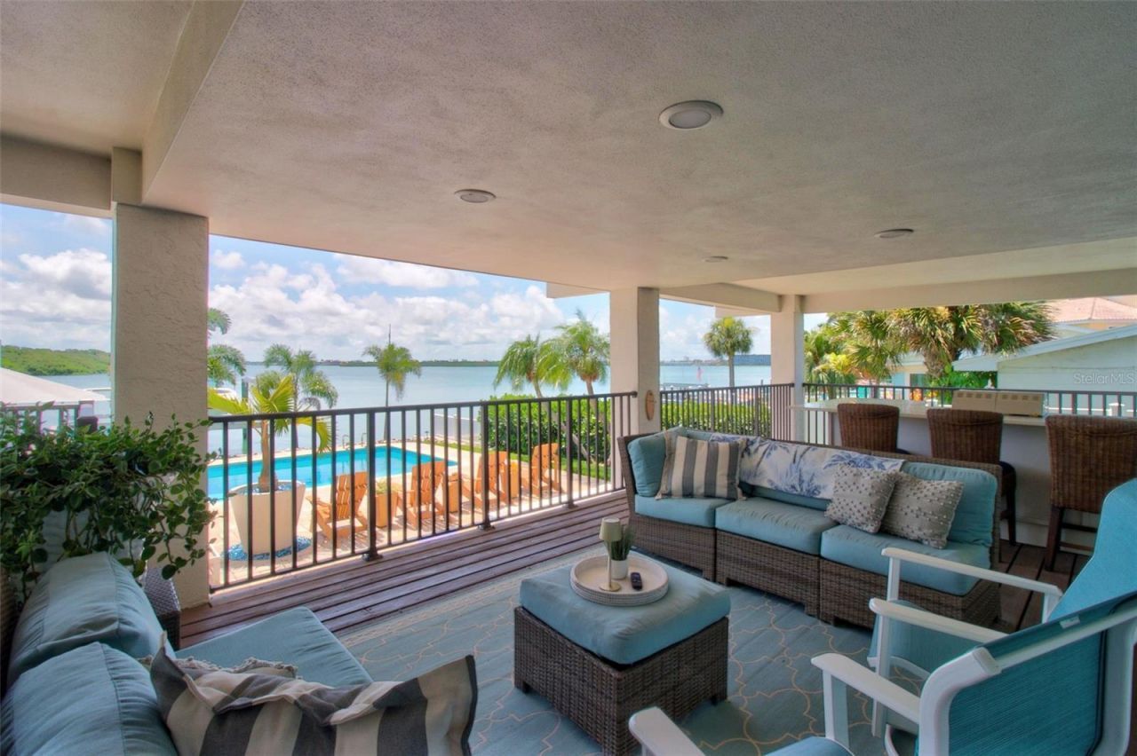 503 Johns Pass Avenue, Madeira Beach, FL 33708 Photo