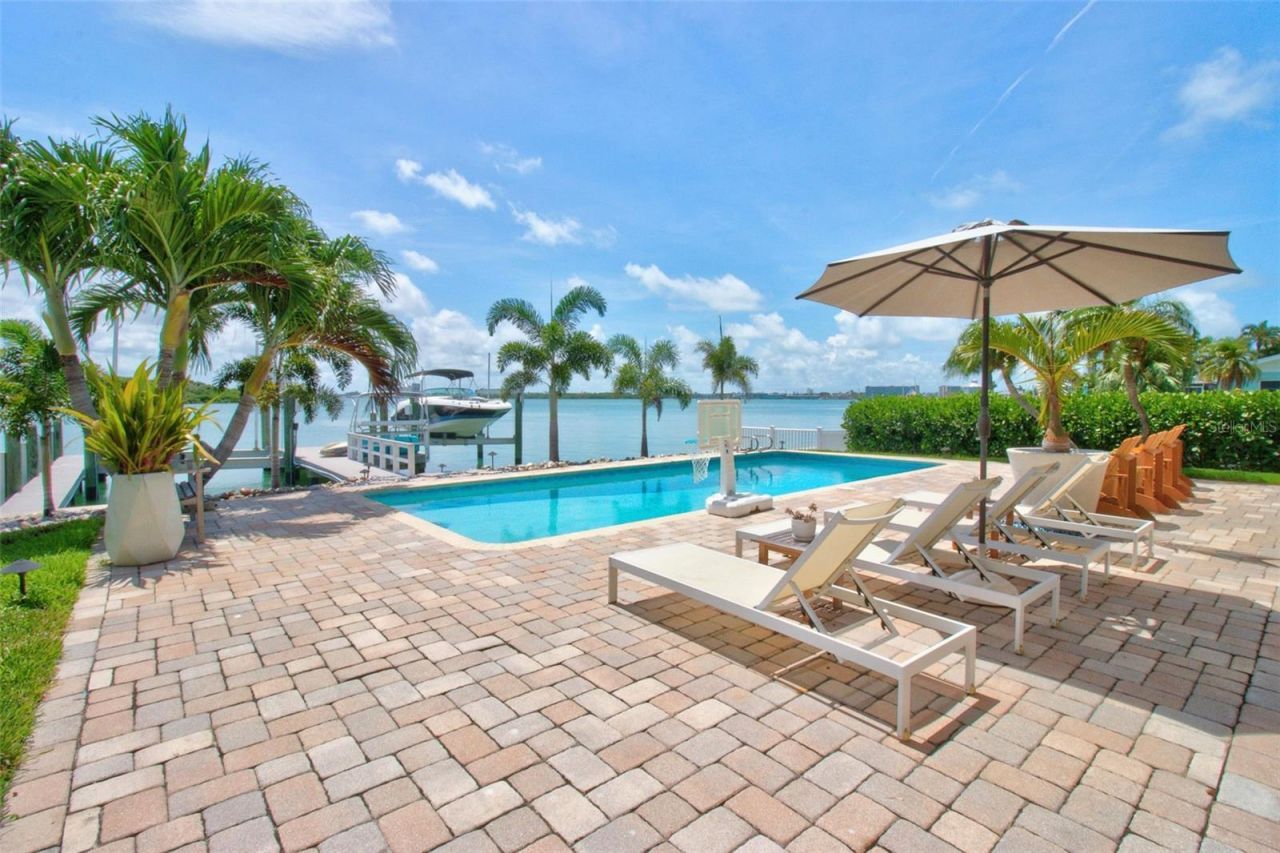 503 Johns Pass Avenue, Madeira Beach, FL 33708 Photo