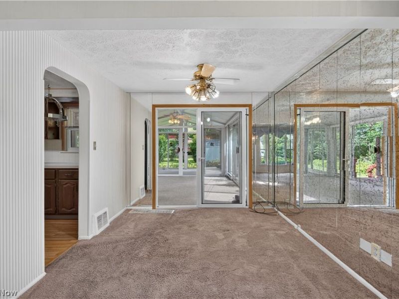 19811 Shakerwood Road, Warrensville Heights, OH 44122 Photo 10