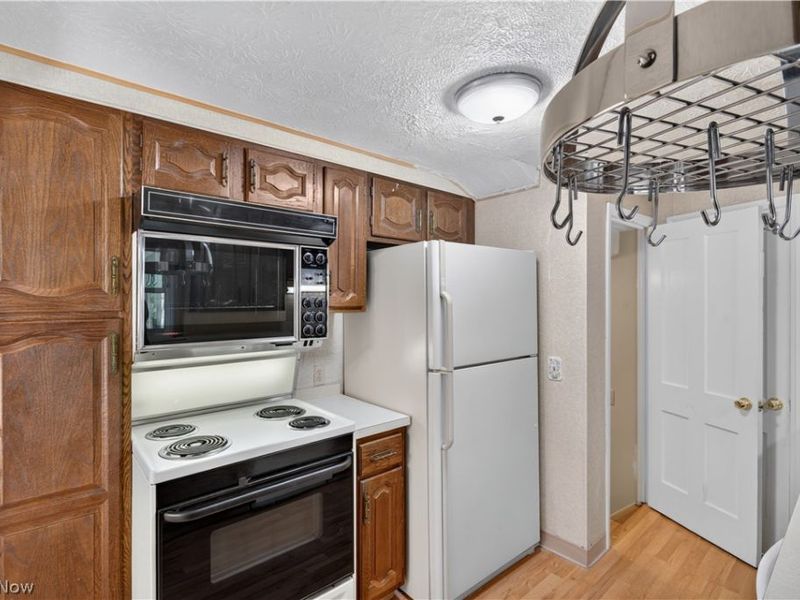 19811 Shakerwood Road, Warrensville Heights, OH 44122 Photo 15