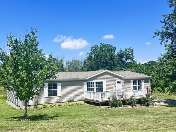 559 TWIN OAKS Drive, Cobden, IL 62920