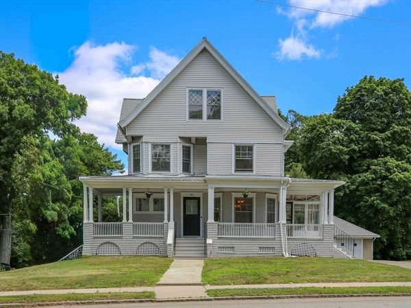 911 Pleasant St, Worcester, MA 01602