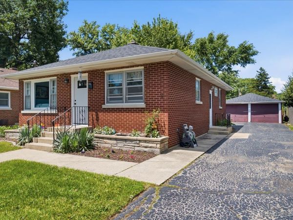 9 Ridge Road , Lemont, IL 60439