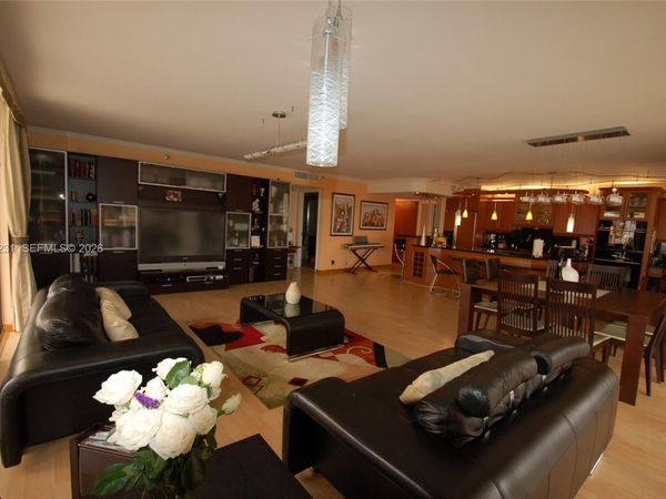 8877 Collins Ave , Unit 507, Surfside, FL 33154