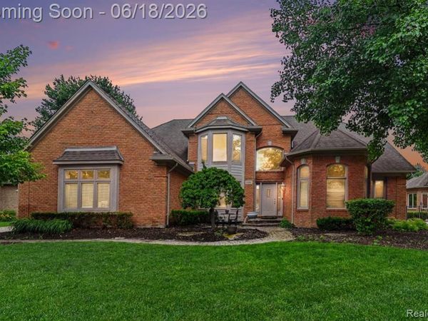 55260 Belmont Drive, Shelby Twp, MI 48315