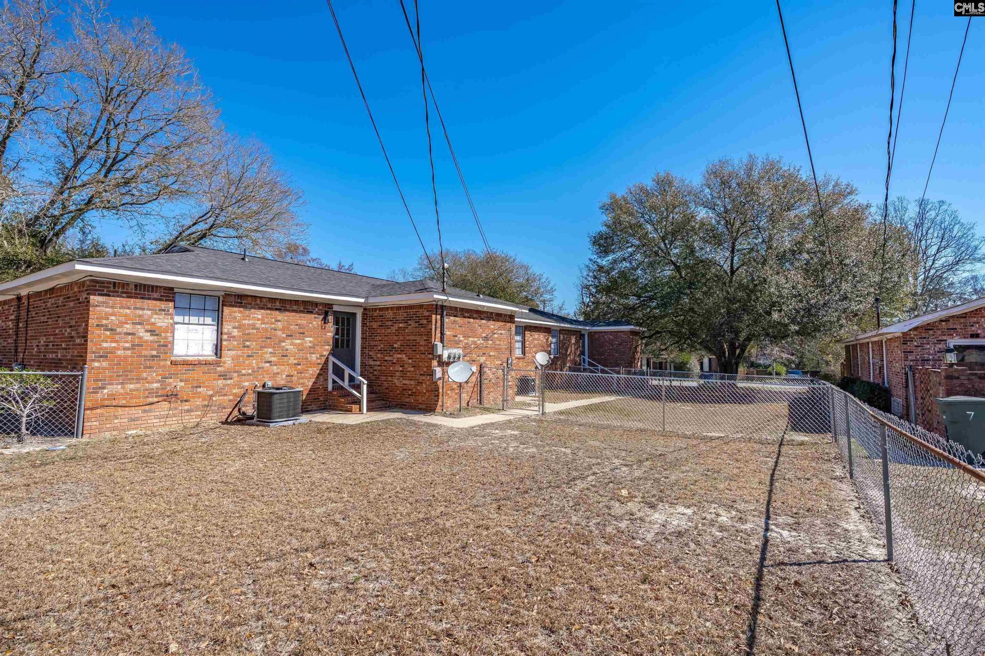 3908 Persimmon Street  Photo 4