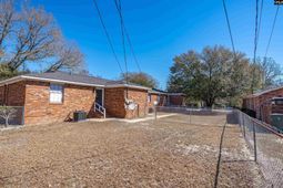 3908 Persimmon Street  photo 4