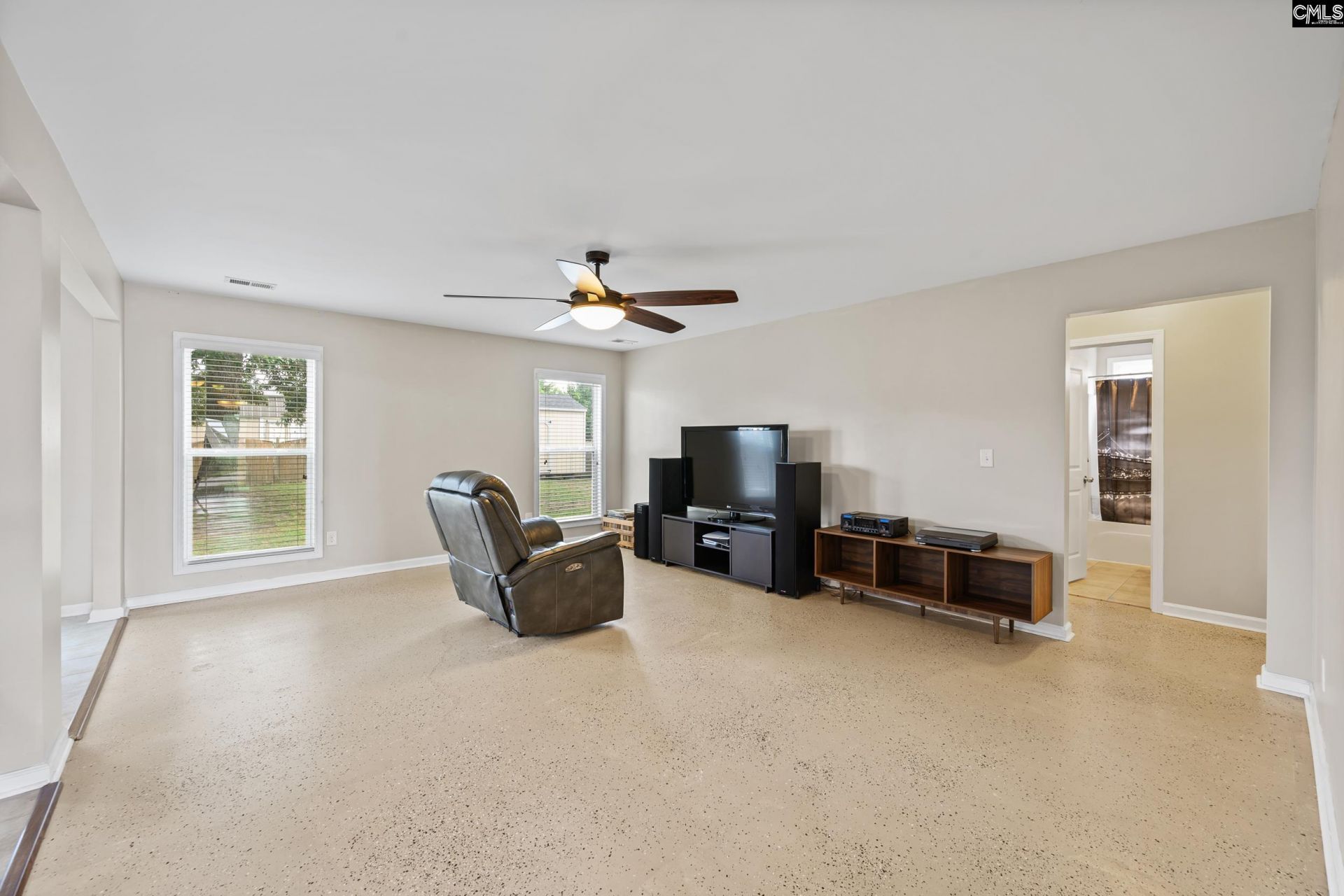 123 Castlefield Drive  Photo 6