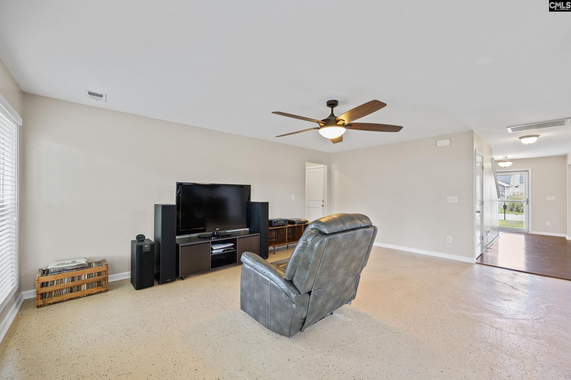 123 Castlefield Drive  Photo 9