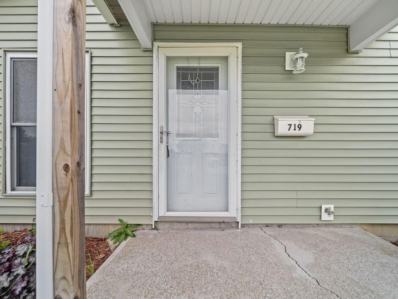 719 Trinidad Drive, Marion, OH 43302 Photo 5