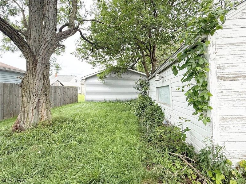 1361 Leavitt Road, Lorain, OH 44052 Photo 6