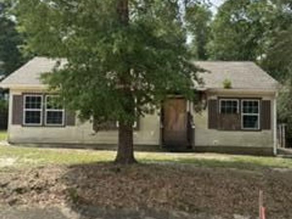 127 W Orange Blossom Avenue, DeFuniak Springs, FL 32433