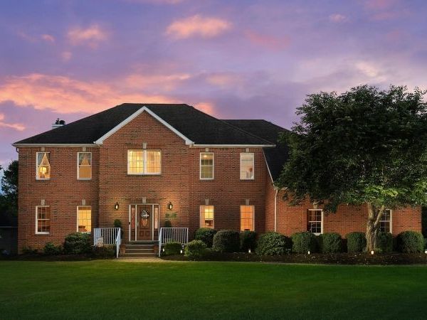 195 Fairfield Ln, Hillsborough, NJ 08844