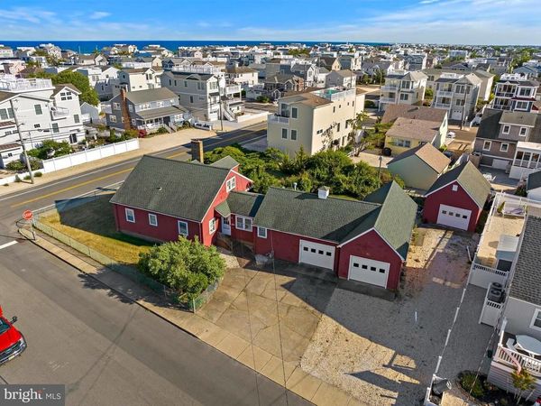 20 E SOUTH 33RD STREET, LONG BEACH TOWNSHIP, NJ 08008