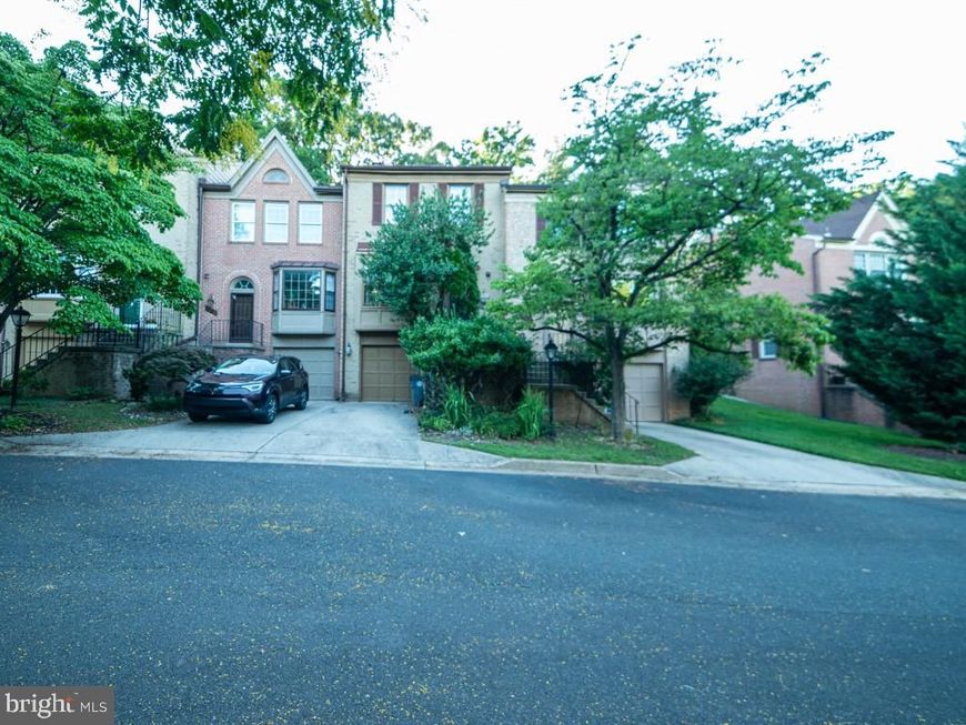 323 Lynn Manor Drive, Rockville, MD 20850 Main Photo