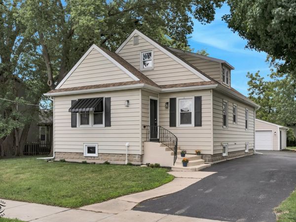 170 E Church Street , Coal City, IL 60416