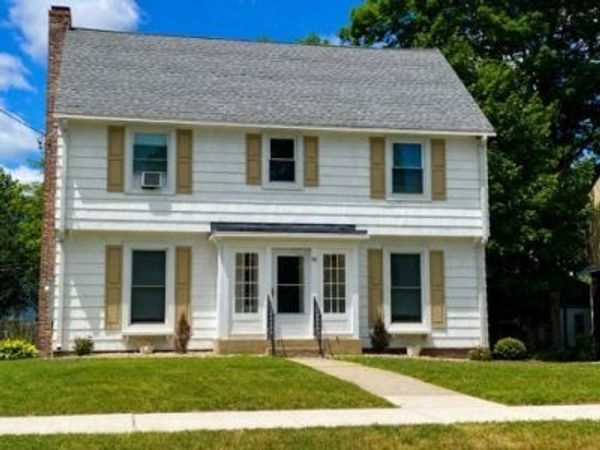 60 Rencelau St, Springfield, MA 01118