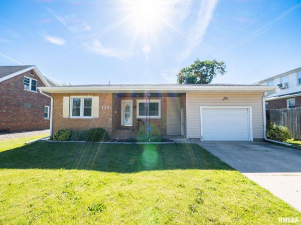 133 N INDIANA Avenue, Morton, IL 61550